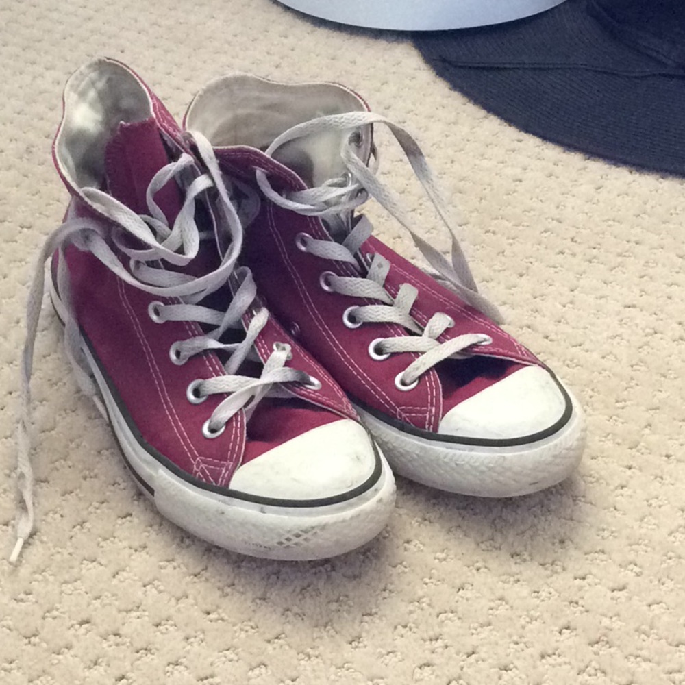 Maroon high top converse